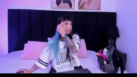 Snapshot of izzy_moon7 chatting on June 2026 11:49:02 AM Izzy moon online show from June 2026 11:49:02 AM