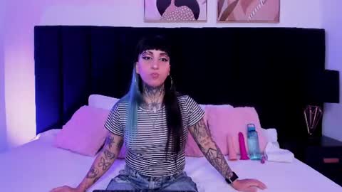 Snapshot of izzy_moon7 chatting on June 2026 11:12:02 AM Izzy moon online show from June 2026 11:12:02 AM