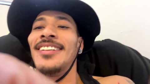 Snapshot of j0nnyk1ng chatting on February 2025 04:59:01 PM Mugen online show from February 2025 04:59:01 PM