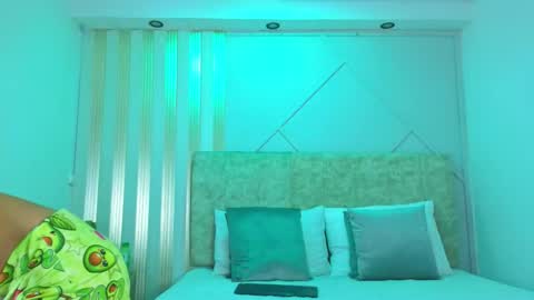 j_belle_ online show from March 2026 02:00:01 PM