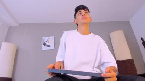 j_martony online show from September 2025 12:19:01 PM