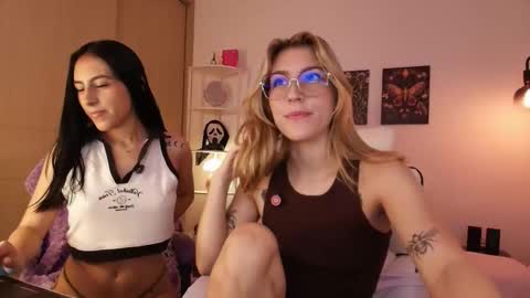 Linda Sofia help me get to 100 thumbs up online show from November 2025 05:42:02 AM