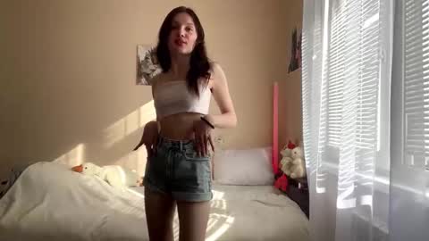 Lillian online show from March 2026 06:13:02 AM