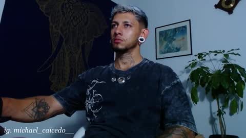 Michael Caicedo online show from October 2025 05:27:02 AM