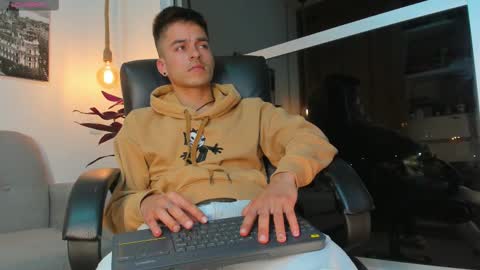 Snapshot of jacobstones_ chatting on February 2025 04:55:01 AM JACOB STONES online show from February 2025 04:55:01 AM