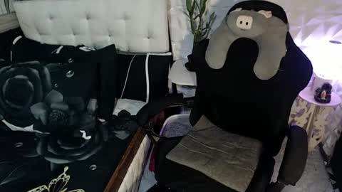 Jacque online show from February 2025 09:47:02 PM