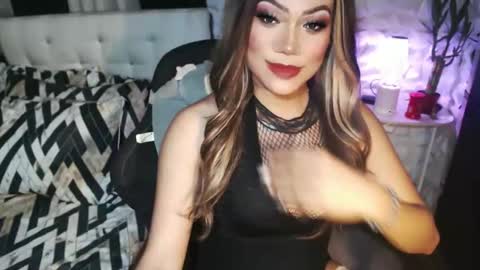 Jacque online show from October 2025 09:25:02 PM