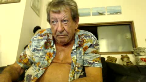 Snapshot of jacques_de_france chatting on August 2026 03:05:01 AM Jacques online show from August 2026 03:05:01 AM