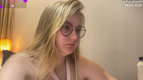 jacywinslat online show from April 2026 07:14:01 PM