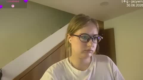 Snapshot of jacywinslat chatting on June 2026 05:03:01 PM jacywinslat online show from June 2026 05:03:01 PM