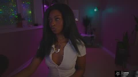 Snapshot of jada_valentine chatting on April 2026 06:18:01 AM Jada online show from April 2026 06:18:01 AM