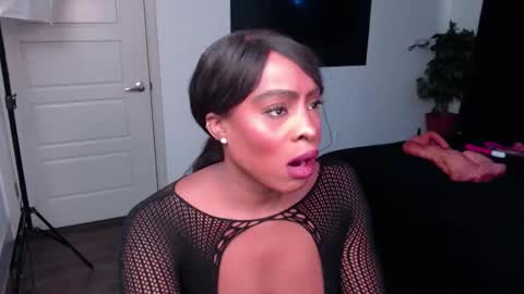 Jade online show from November 2025 08:10:01 PM