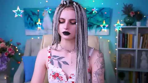 Snapshot of jade_castle chatting on December 2024 04:23:02 AM jade_castle online show from December 2024 04:23:02 AM