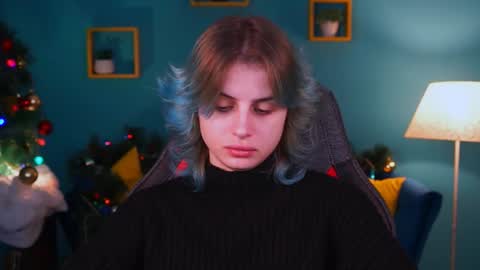 Snapshot of jade_castle chatting on January 2025 02:17:01 AM jade_castle online show from January 2025 02:17:01 AM