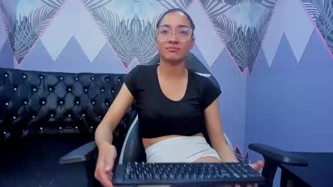 Snapshot of jade_greeyy_ chatting on November 2025 03:48:01 AM Jade Greeyy online show from November 2025 03:48:01 AM