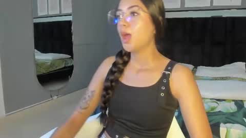 jade_lovv online show from June 2026 07:51:01 PM