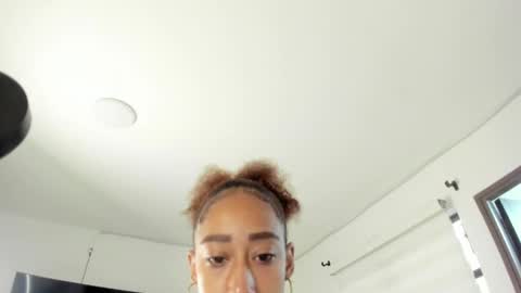 Jade smile online show from April 2026 01:48:02 PM