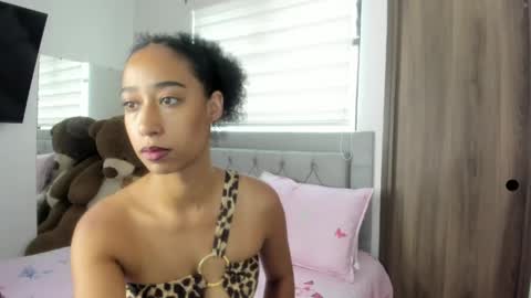 Jade smile online show from May 2026 02:54:01 PM