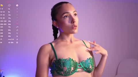 Snapshot of jade_paris chatting on July 2026 06:21:02 PM Jade Paris online show from July 2026 06:21:02 PM