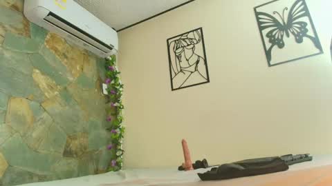 Snapshot of jade_roxx chatting on May 2026 12:21:02 PM JADE online show from May 2026 12:21:02 PM