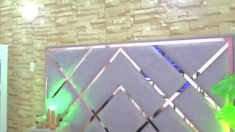 jade white  online show from January 2026 01:13:02 PM