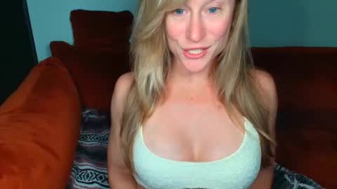 jadeamaryllis_ online show from April 2026 03:42:01 AM