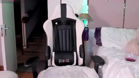 Jadeh online show from February 2025 01:52:02 AM