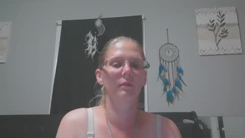 JadeLuv online show from April 2026 01:42:02 AM