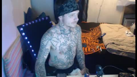 showingitoff online show from November 2025 06:18:02 AM