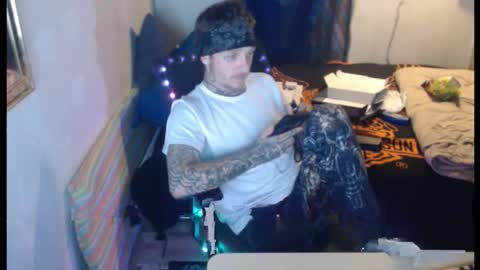 showingitoff online show from November 2025 03:50:02 AM