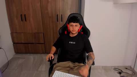 Snapshot of jake_pons chatting on October 2025 12:12:02 PM Jake Pons online show from October 2025 12:12:02 PM