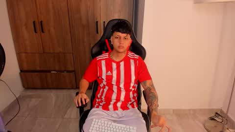 Snapshot of jake_pons chatting on October 2025 02:33:01 AM Jake Pons online show from October 2025 02:33:01 AM