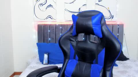 Snapshot of jake_shadow14 chatting on December 2024 04:11:01 AM Hi guys im new 3 online show from December 2024 04:11:01 AM