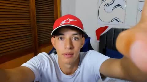Snapshot of jake_shadow14 chatting on January 2025 08:48:02 PM Hi guys im new 3 online show from January 2025 08:48:02 PM