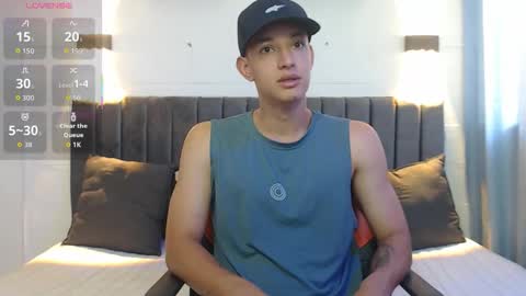 Snapshot of jake_shadow14 chatting on September 2025 04:29:02 PM Hi guys im new 3 online show from September 2025 04:29:02 PM