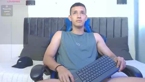 Snapshot of jake_shadow14 chatting on October 2025 06:42:02 PM Hi guys im new 3 online show from October 2025 06:42:02 PM