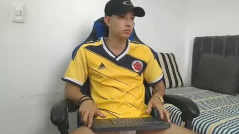 Snapshot of jake_shadow14 chatting on July 2026 09:21:02 PM Hi guys im new 3 online show from July 2026 09:21:02 PM