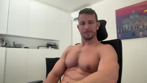Snapshot of jakubstefano chatting on August 2026 06:59:02 AM Muscle beast P online show from August 2026 06:59:02 AM
