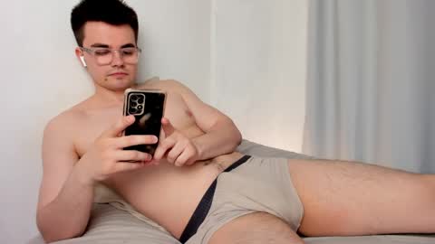 Snapshot of jame_flow chatting on May 2026 12:43:01 PM Hey there Im Jame online show from May 2026 12:43:01 PM
