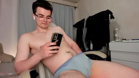 Snapshot of jame_flow chatting on May 2026 08:14:01 PM Hey there Im Jame online show from May 2026 08:14:01 PM
