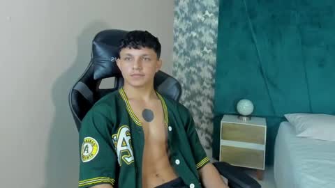 Snapshot of jamesgolden_ chatting on February 2025 11:30:01 AM jamesgolden_ online show from February 2025 11:30:01 AM