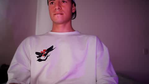 Snapshot of jamesss____ chatting on December 2024 04:02:02 PM jamesss____ online show from December 2024 04:02:02 PM