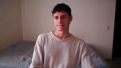 Snapshot of jamesss____ chatting on January 2025 06:03:02 PM jamesss____ online show from January 2025 06:03:02 PM