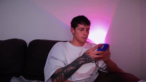 Snapshot of jamesss____ chatting on February 2025 07:47:02 PM jamesss____ online show from February 2025 07:47:02 PM