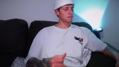 Snapshot of jamesss____ chatting on February 2025 10:53:01 PM jamesss____ online show from February 2025 10:53:01 PM