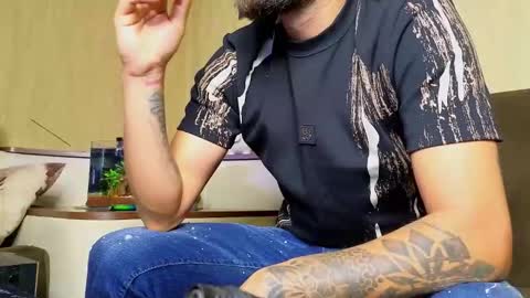 Robbie online show from September 2025 05:08:02 AM