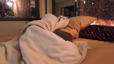 Bootyshows online show from November 2025 01:04:02 PM