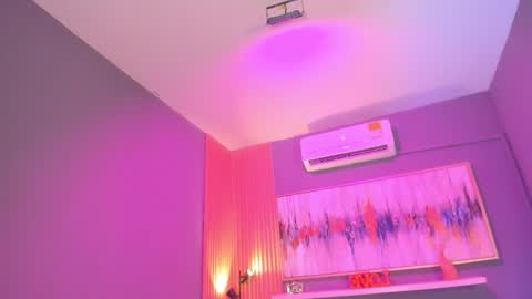 Janinne  online show from February 2026 10:57:01 AM