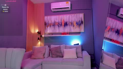 Janinne  online show from April 2026 11:04:02 AM