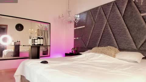 Janna online show from April 2026 04:01:01 AM